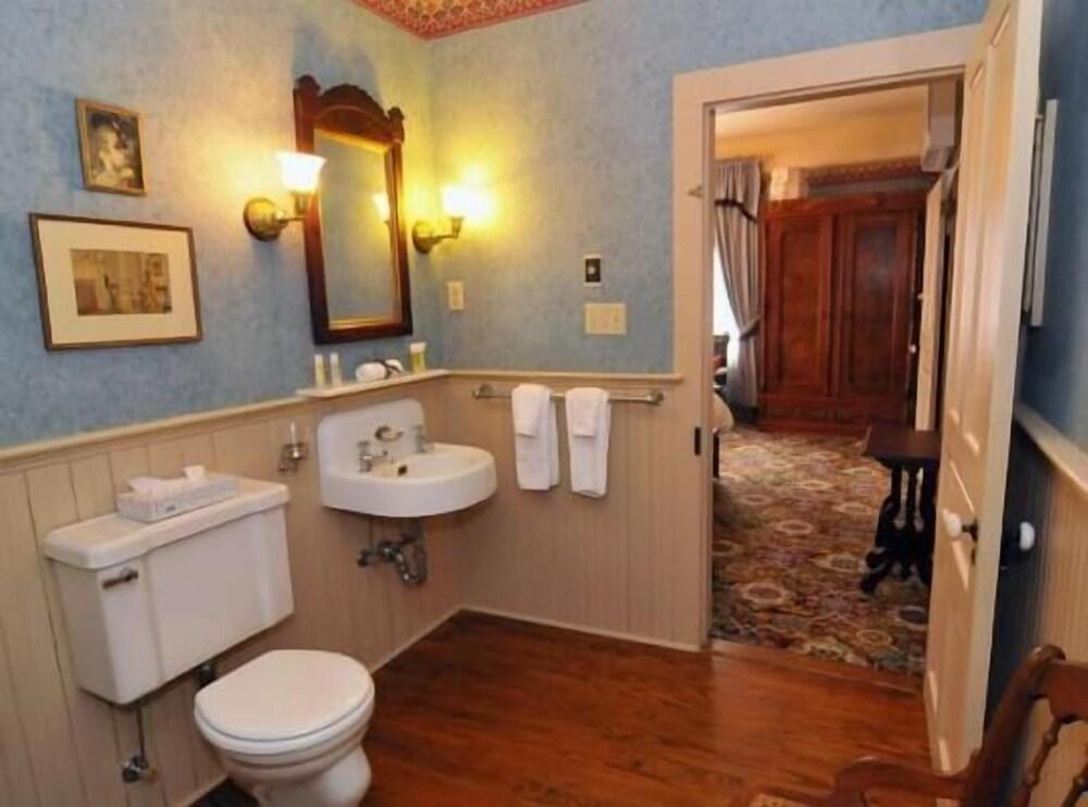 Atlantic Hotel photo 59
