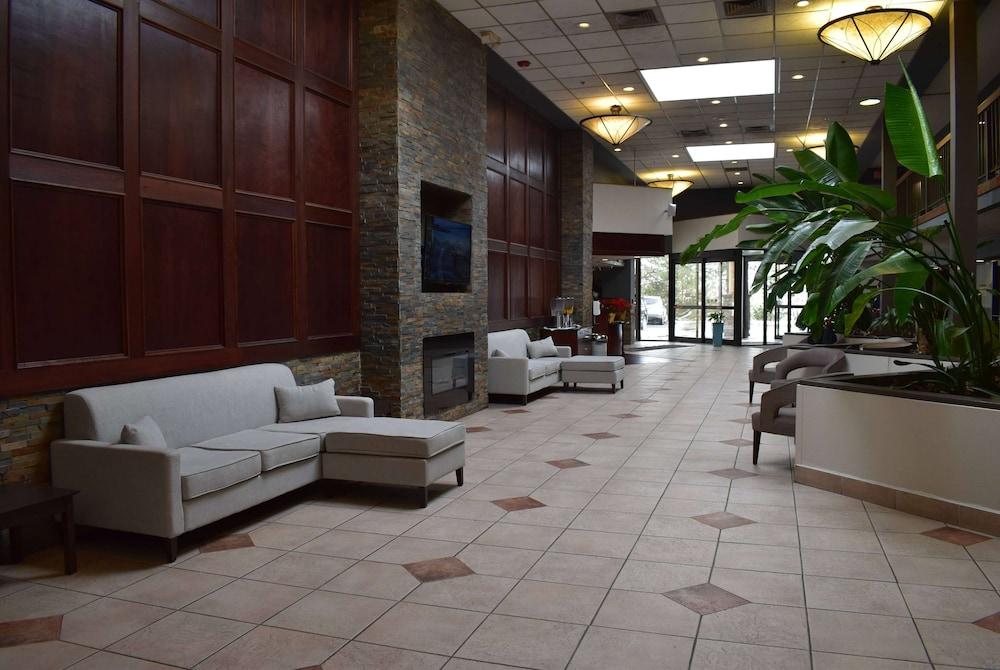 Wyndham Garden Ann Arbor photo 2