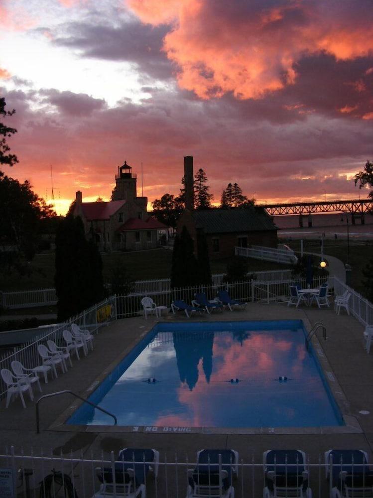 Riviera Motel photo 17