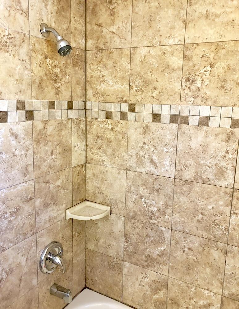 Dunes Inn & Suites photo 2