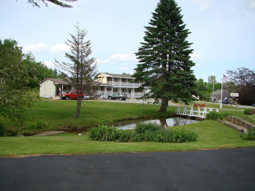 Bay Leaf Cottages & Bistro photo 43