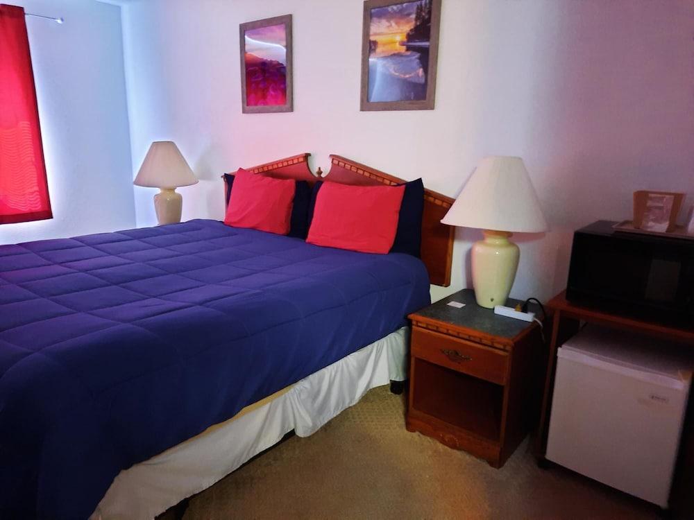 Model Towne Inn photo 13