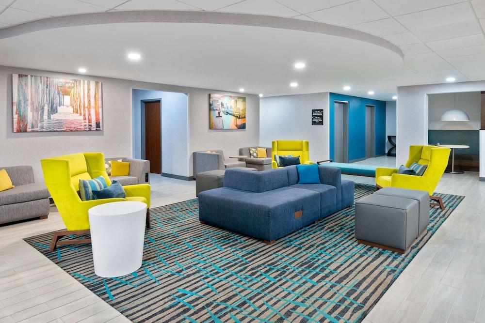 Hampton Inn Salisbury photo 29