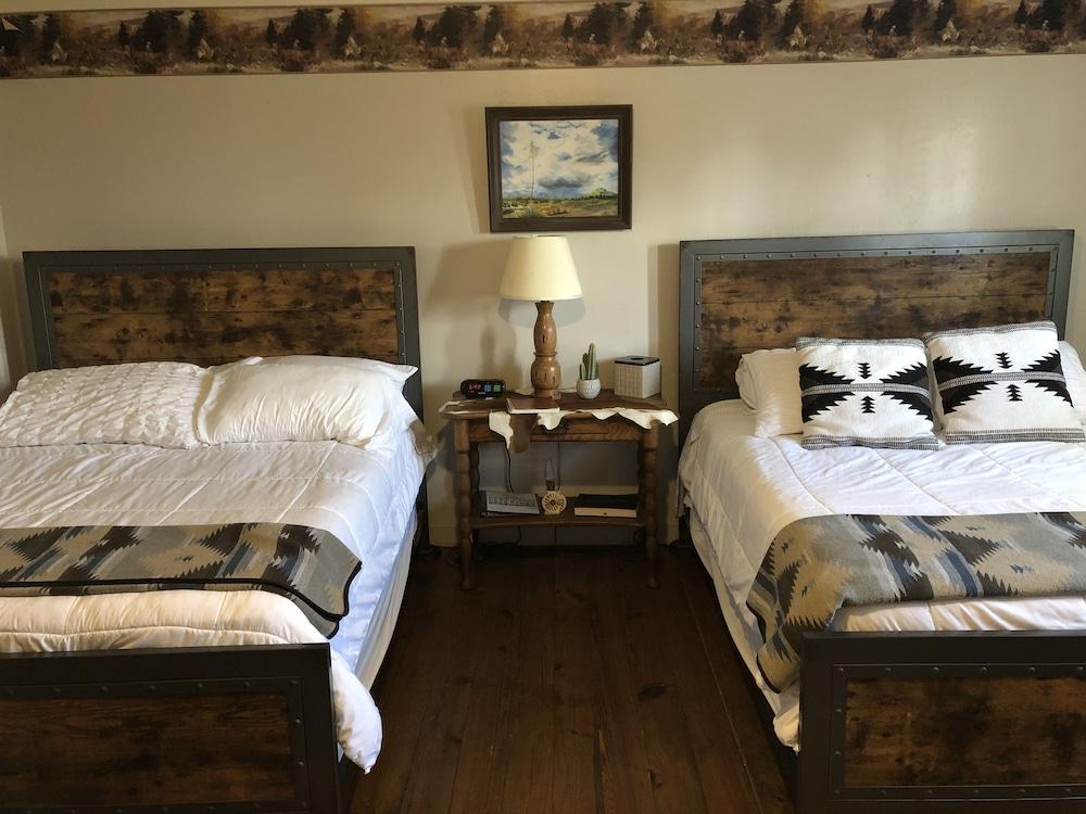 Fort Davis Drug Store Hotel photo 14