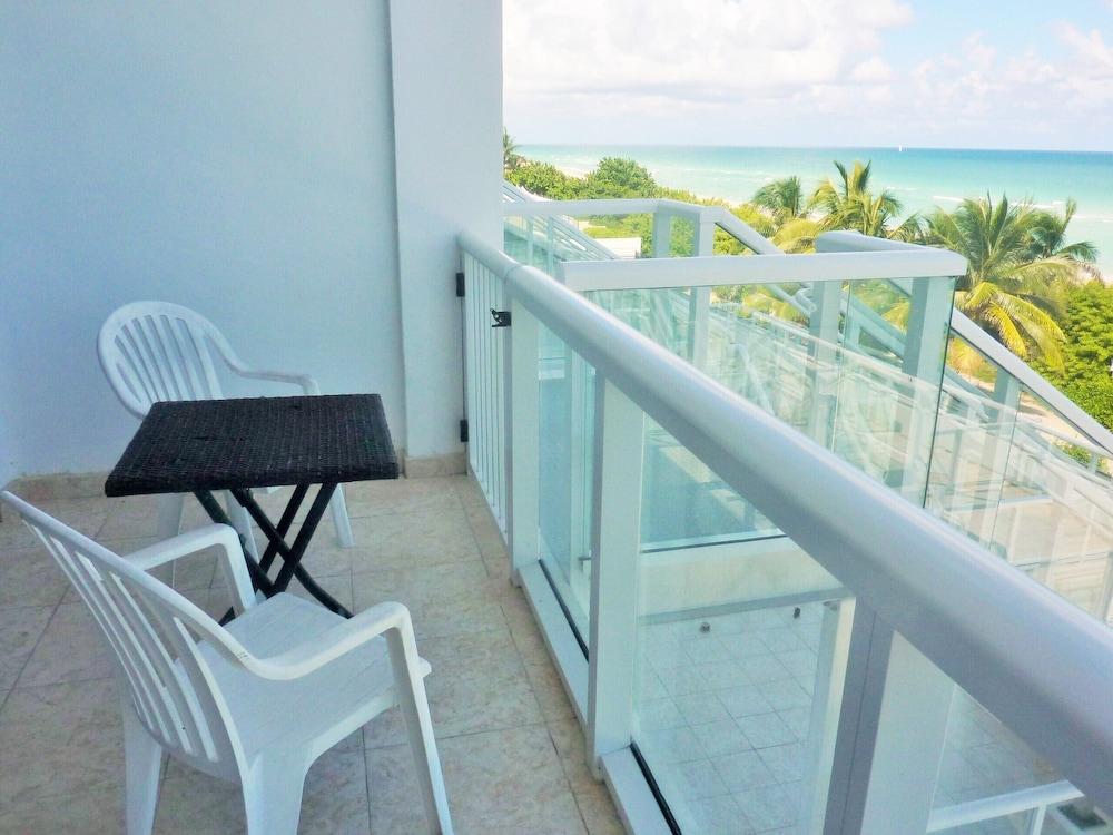 Soleil Apartments at Castle Beach Club photo 2