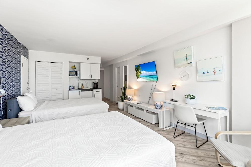 Oceanside Inn Studios by Brightwild photo 41
