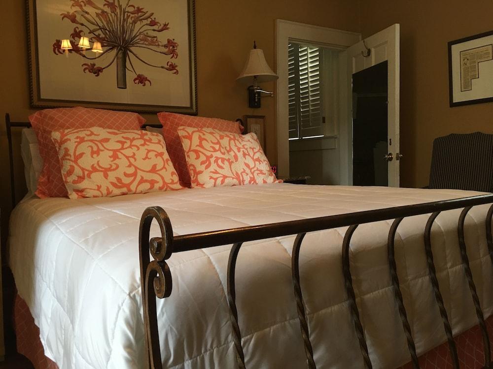 Smithfield Inn photo 5