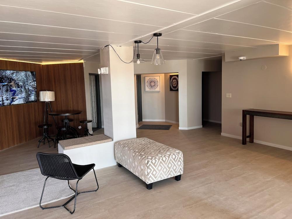 Smartwood Inn photo 33