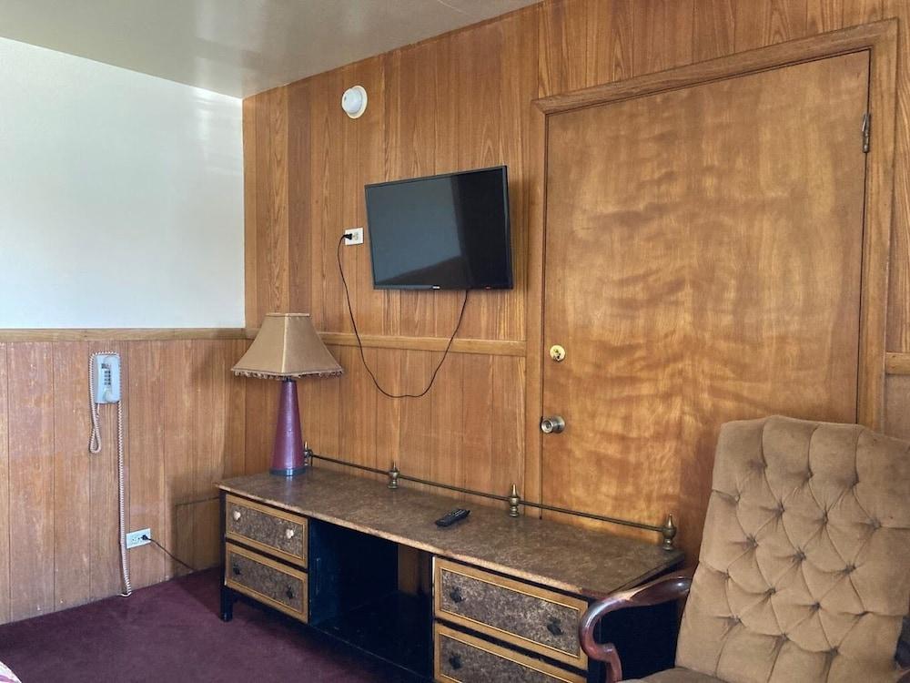 Highland Manor Motel photo 2