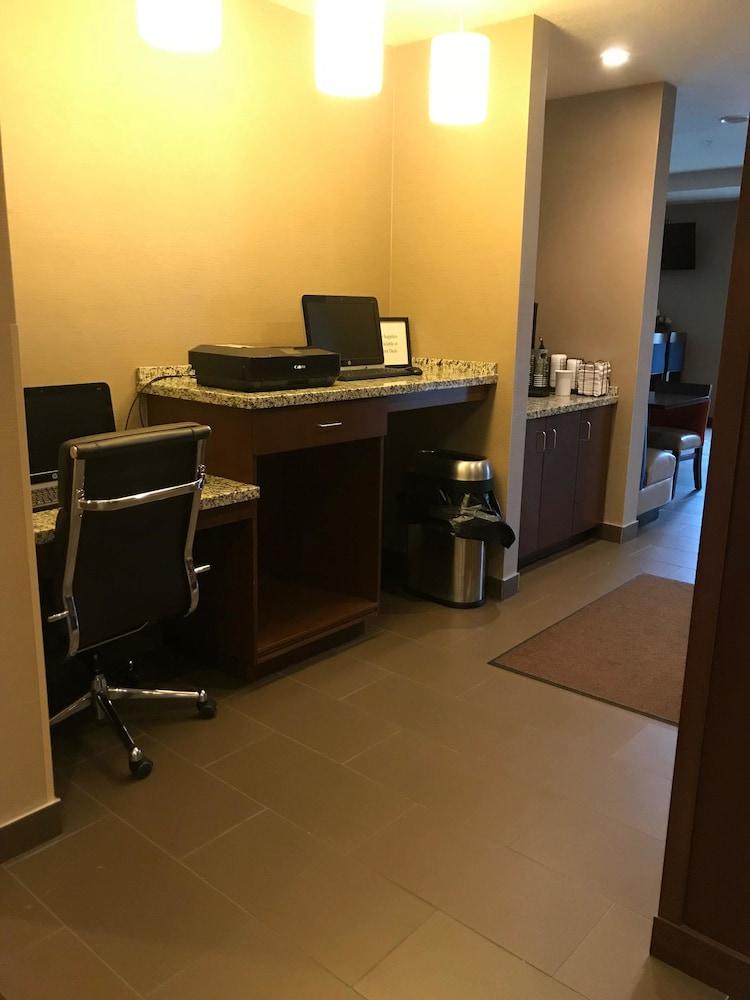 Heartland Inn and Suites photo 17