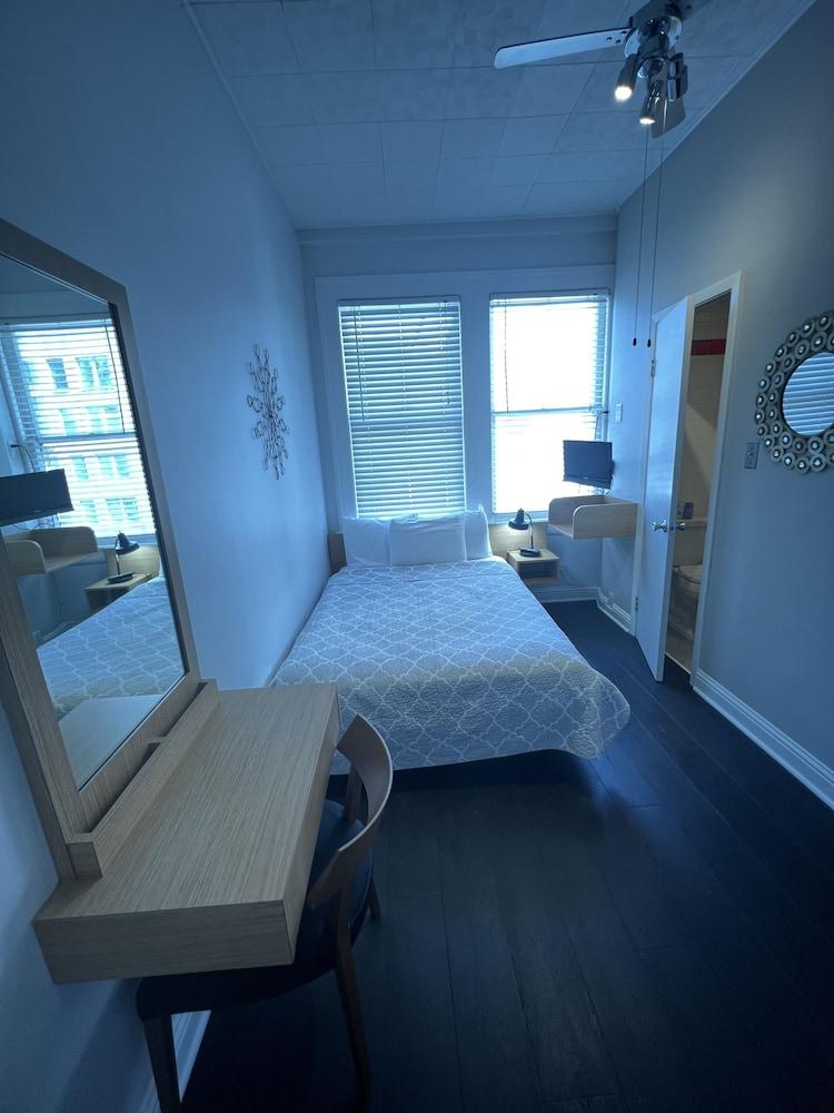 Touchstone Hotel - City Center photo 10
