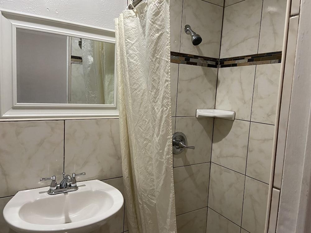 Delux Inn Clearwater photo 21