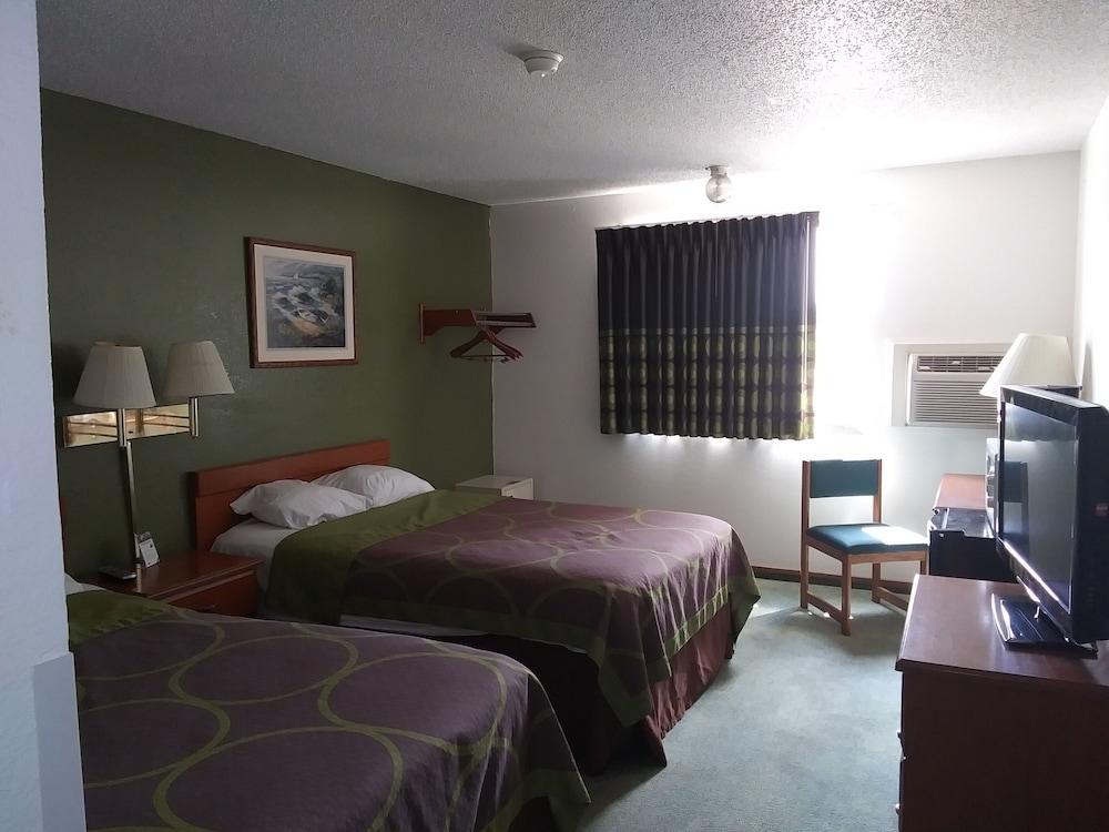Capital O Amerihost Inn and Suites Kingdom City Hwy 54 MO photo 5