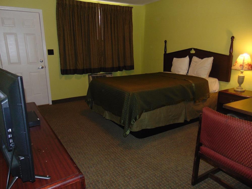 Westbrook Motel photo 20