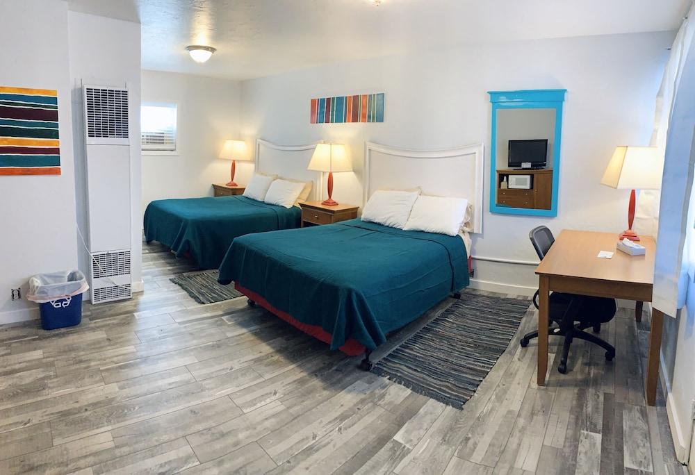 Circle R Motel photo 16
