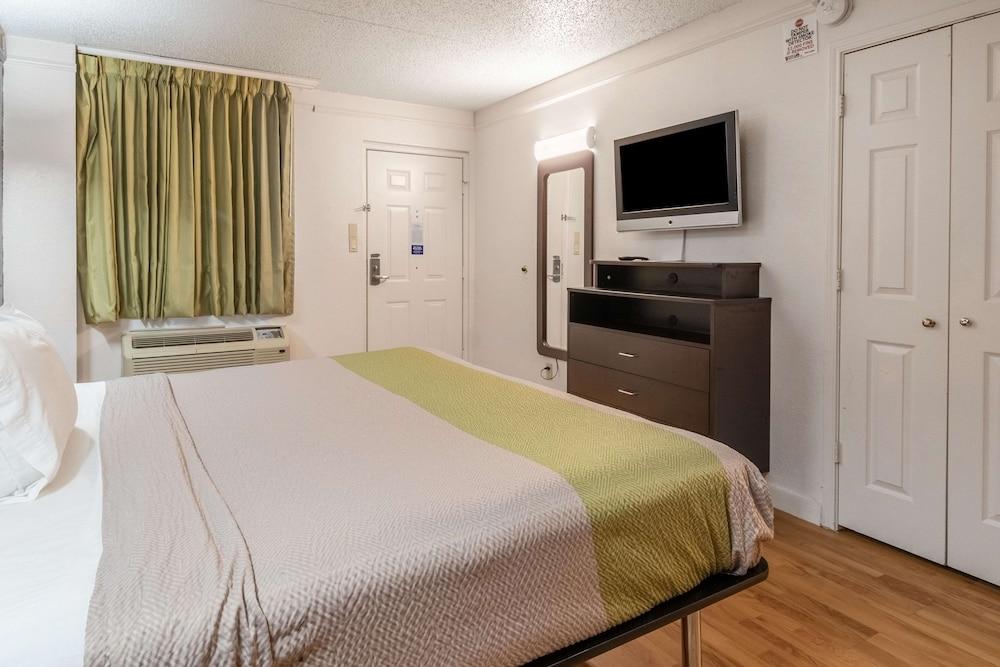 Studio 6 Fort Worth, TX - West Medical Center photo 26