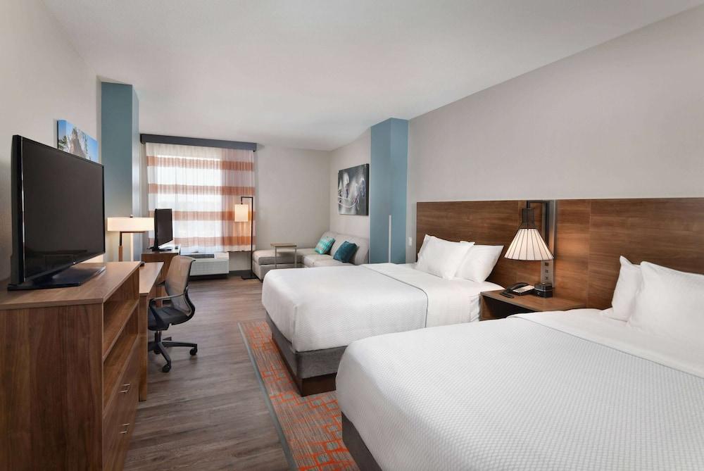 La Quinta Inn & Ste by Wyndham Wisconsin Dells- Lake Delton photo 14