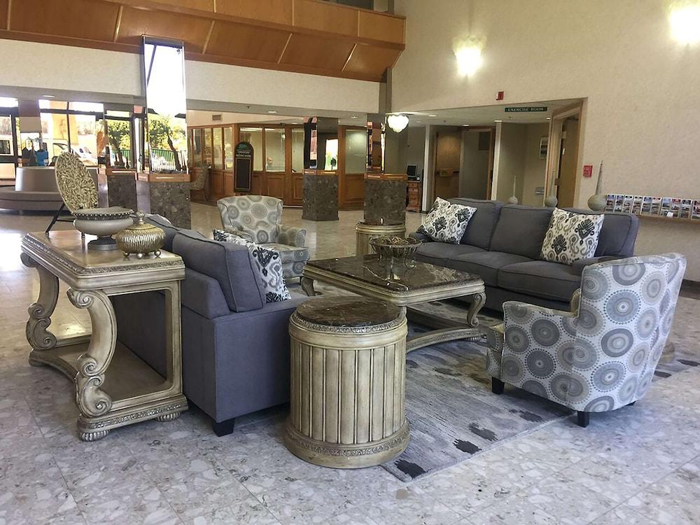 Shilo Inn Hotel & Suites - Yuma photo 2