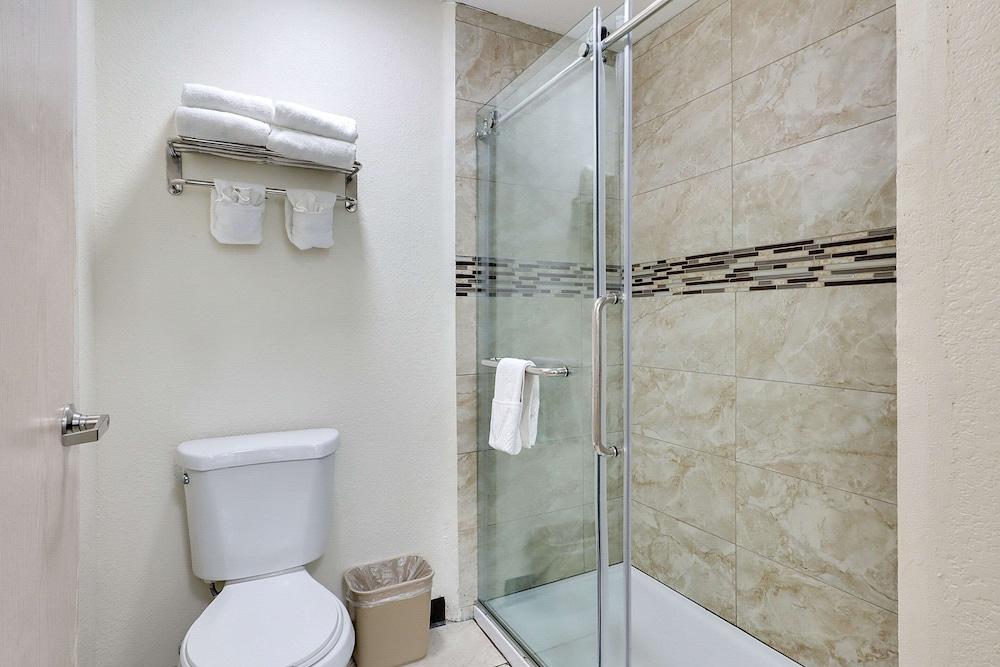 Quality Suites Albuquerque Airport photo 41