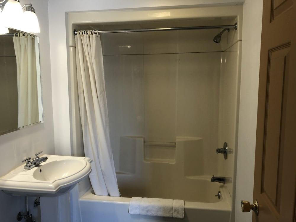 Deep Well Motel photo 19