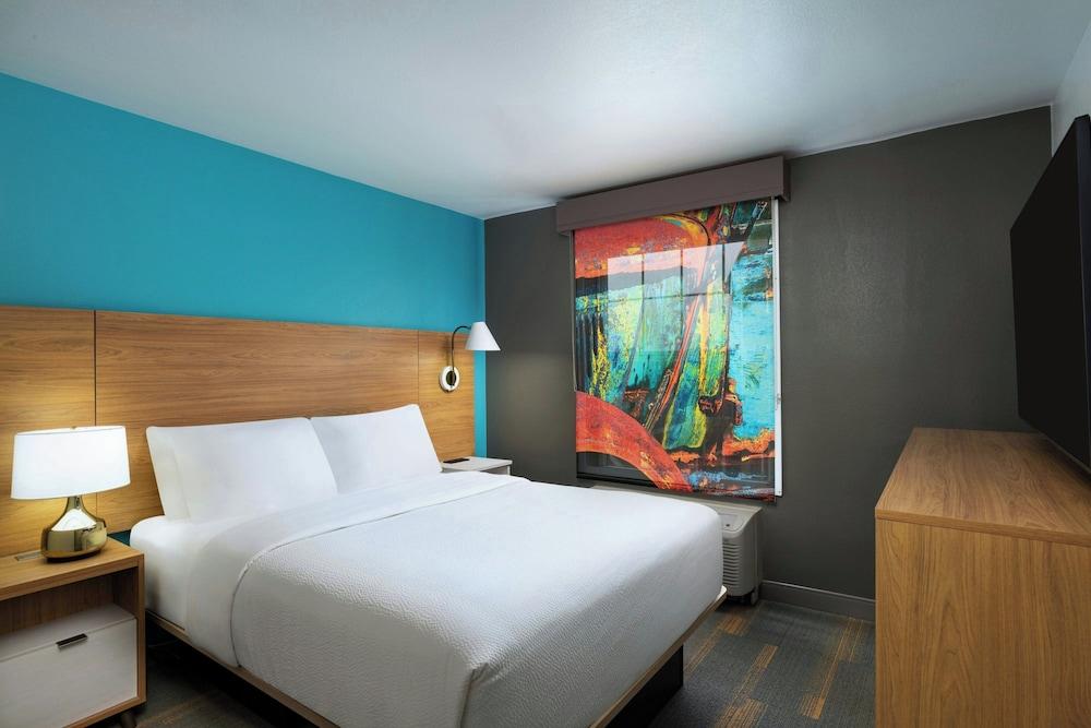 Towneplace Suites By Marriott photo 7