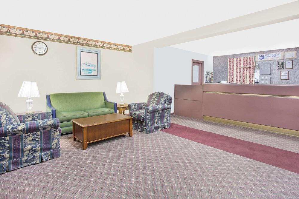 Knights Inn Emporia photo 9