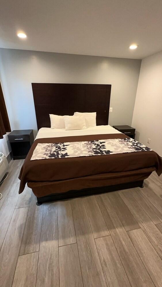 LINDENHURST MOTEL photo 8
