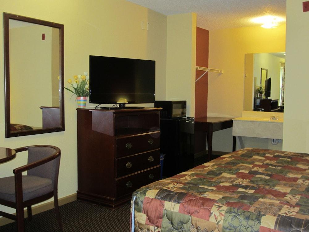 First Western Inn photo 32