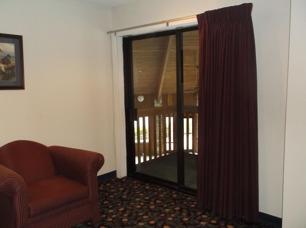 Baymont by Wyndham Metropolis photo 21