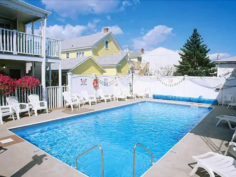 Echo Motel & Oceanfront Properties photo 11