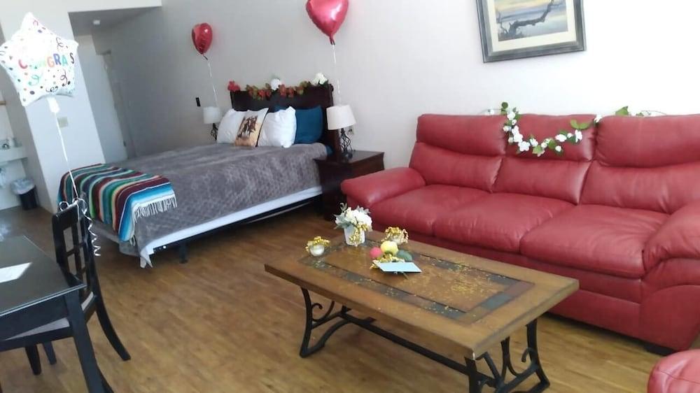 Katie's Cozy Suites photo 2