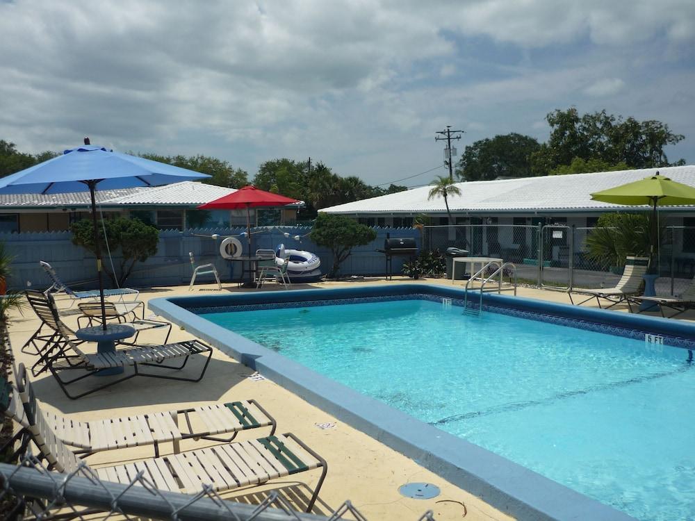 Palm Court Motel photo 32