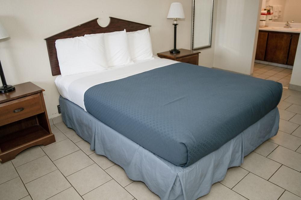 Pacific Inn photo 19