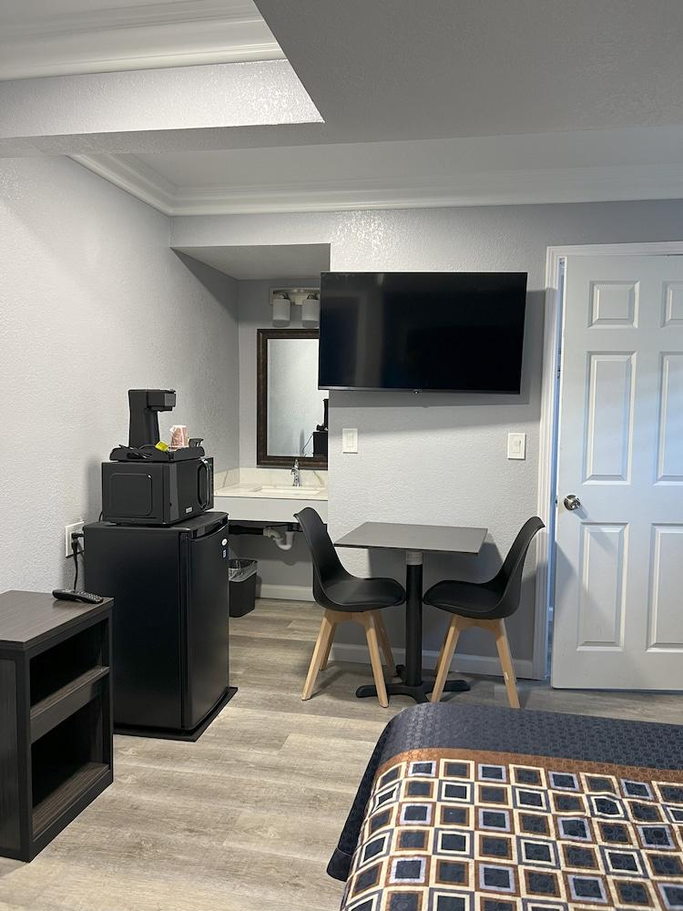 Sea Garden Inn photo 18