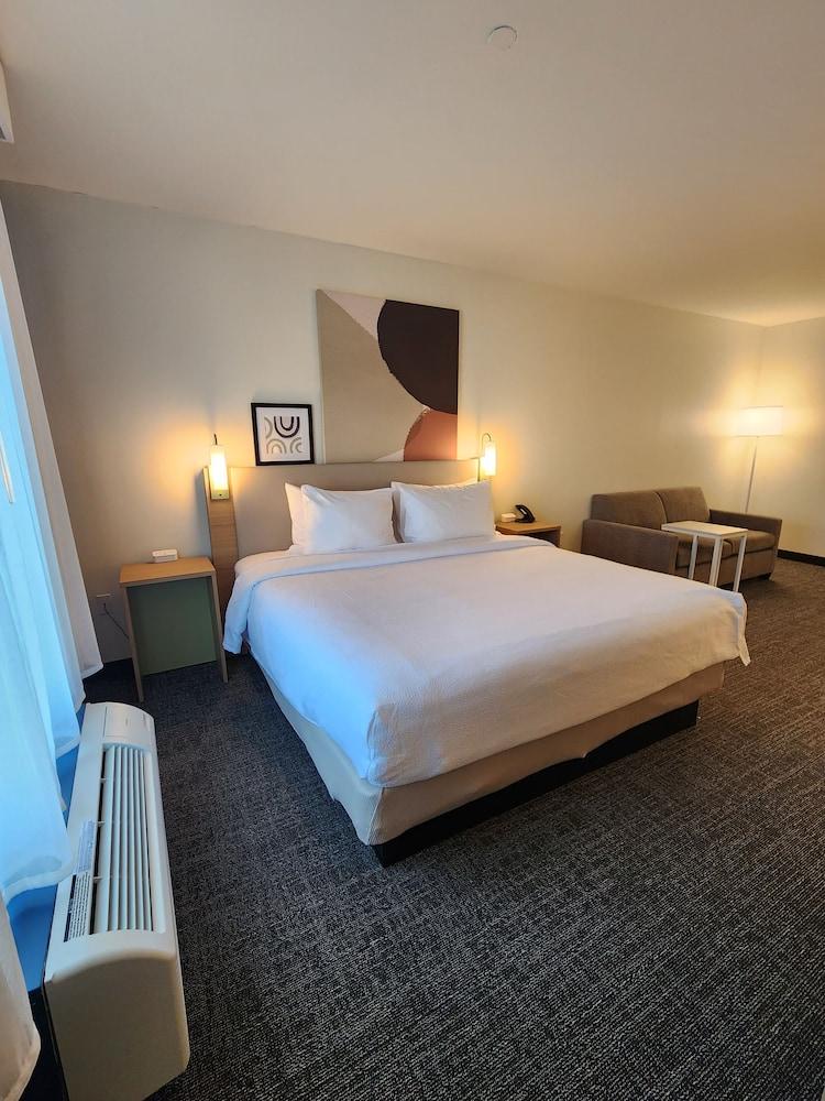 Spark by Hilton Rahway photo 16
