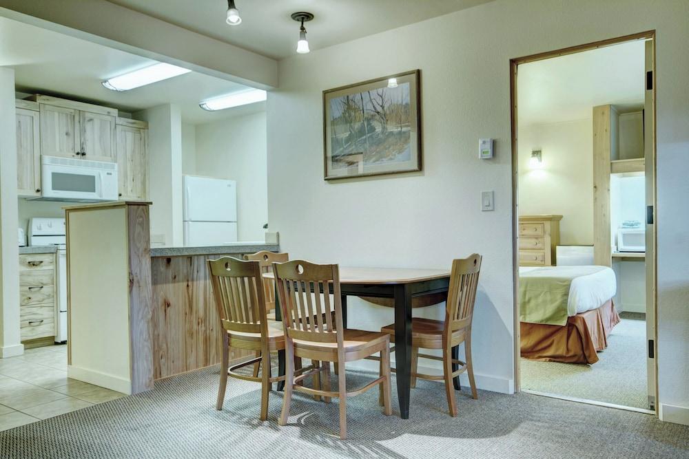 Seventh Mountain Resort photo 14