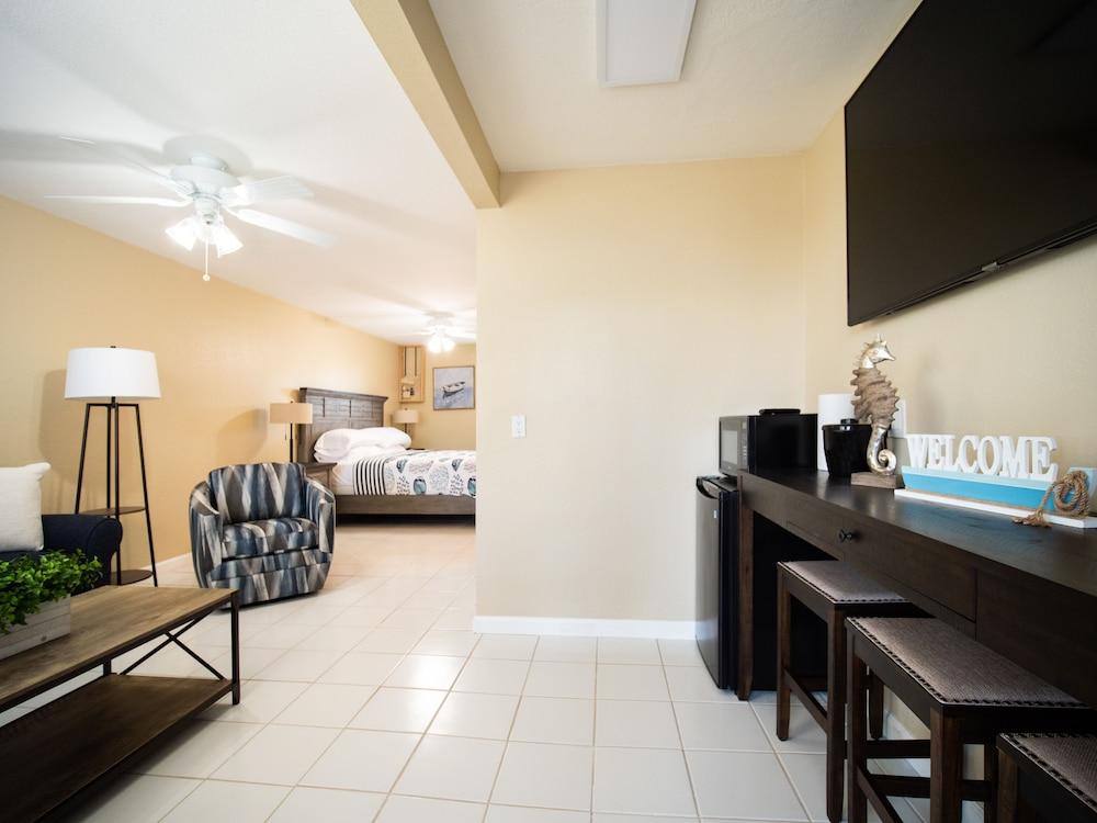Caribbean Shores Waterfront Resort photo 13