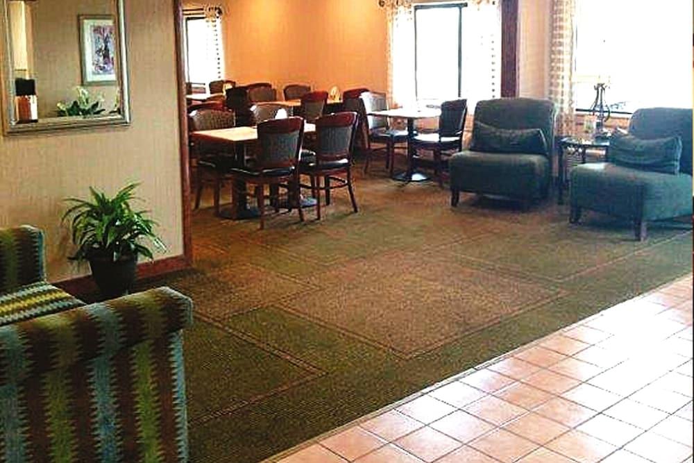 La Quinta Inn by Wyndham Detroit Southgate photo 6