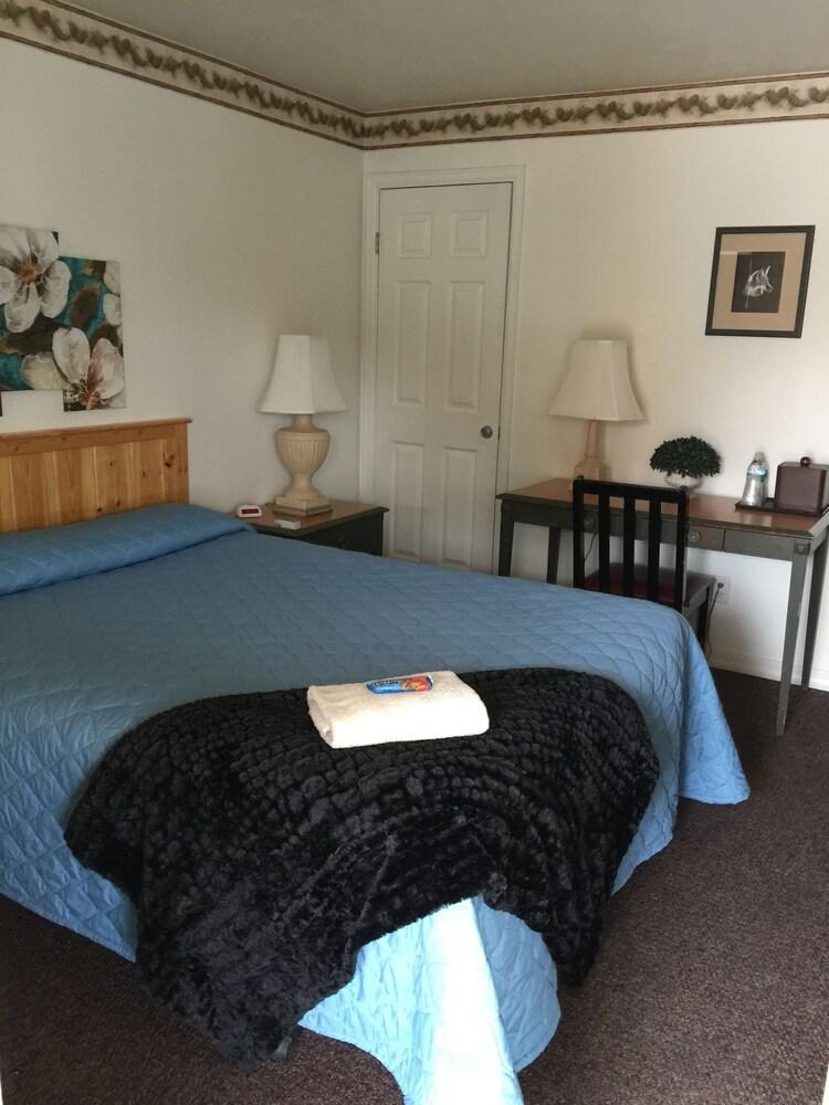 Rustic Inn Motel photo 50