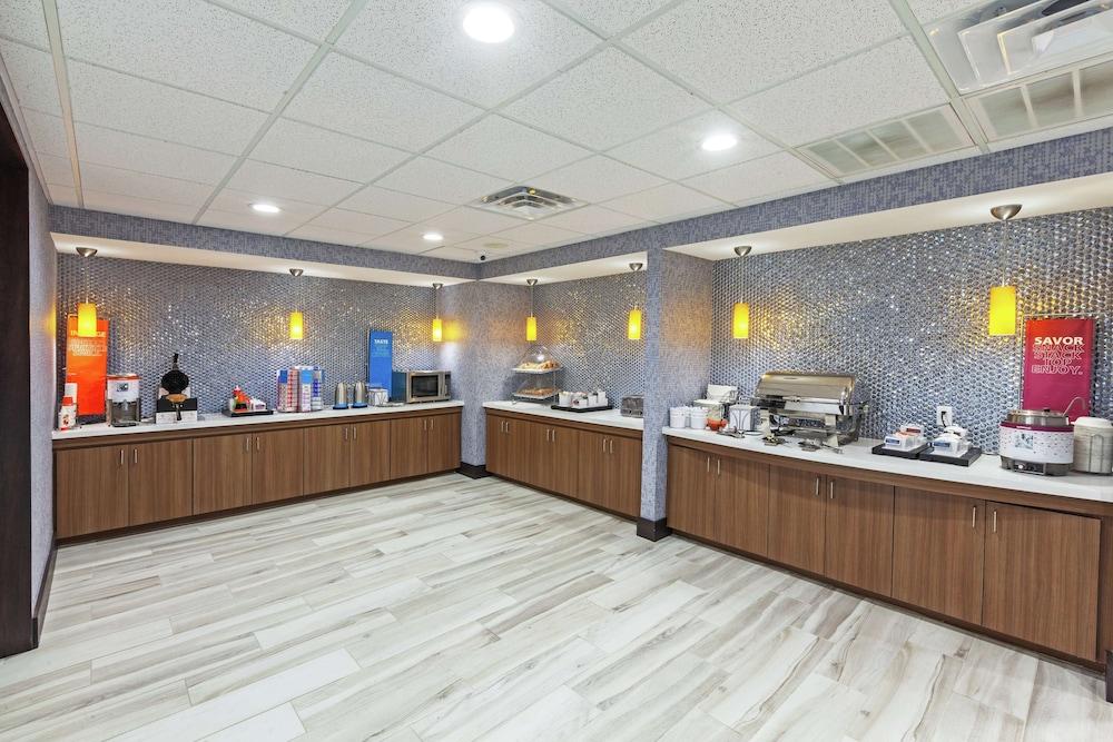 Hampton Inn & Suites Houston-Bush Intercontinental Aprt photo 7