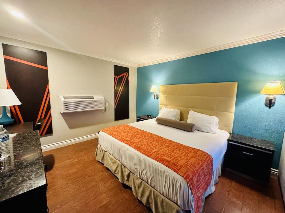 Casa Blanca Hotel - Orange photo 47