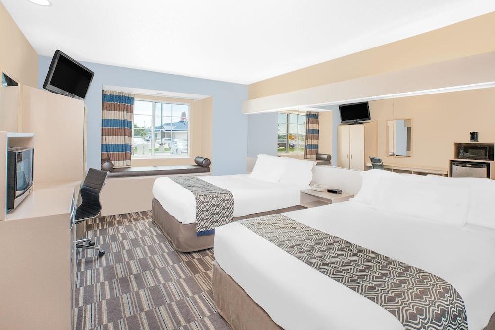 Microtel Inn & Suites By Wyndham Clear Lake photo 10