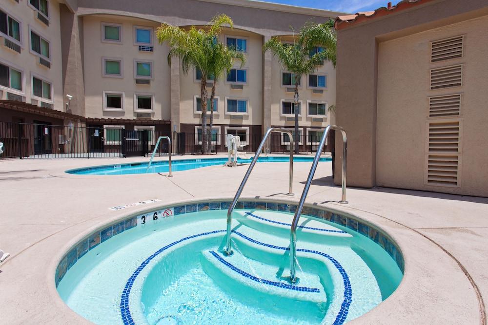 Holiday Inn Express San Bernardino - Colton by IHG photo 48