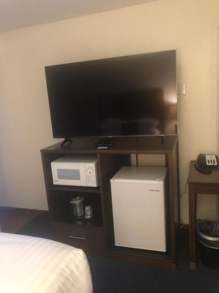 Red Lion Inn & Suites La Pine photo 4