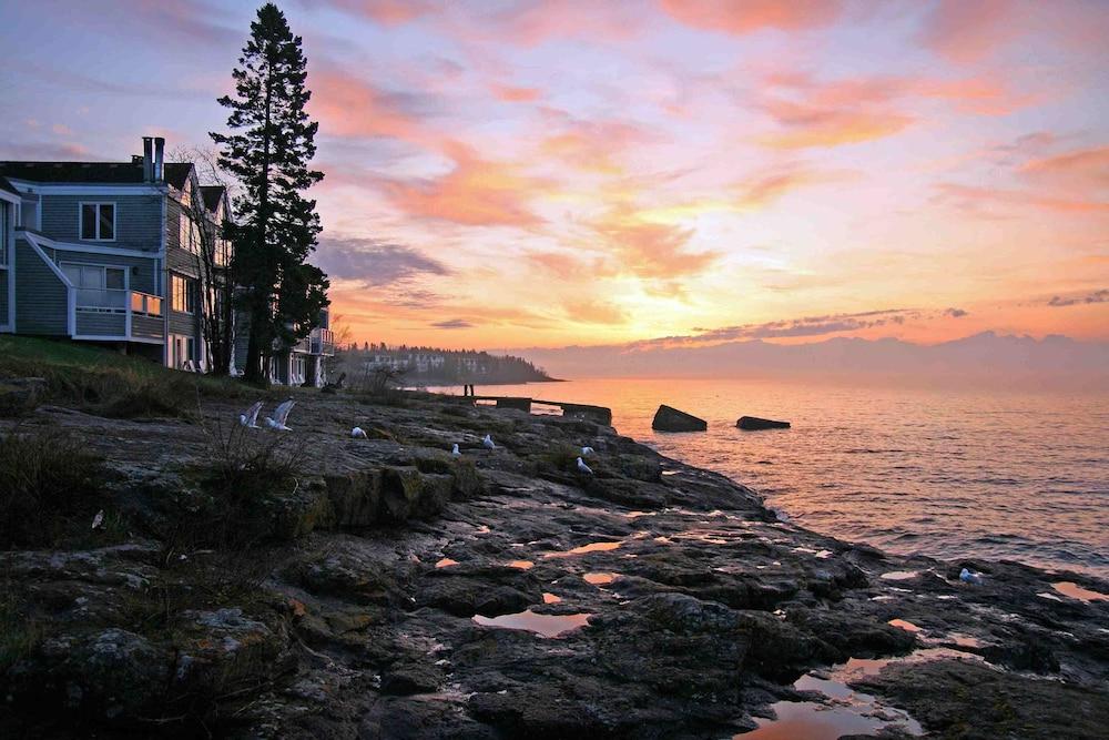 Bluefin Bay on Lake Superior photo 63
