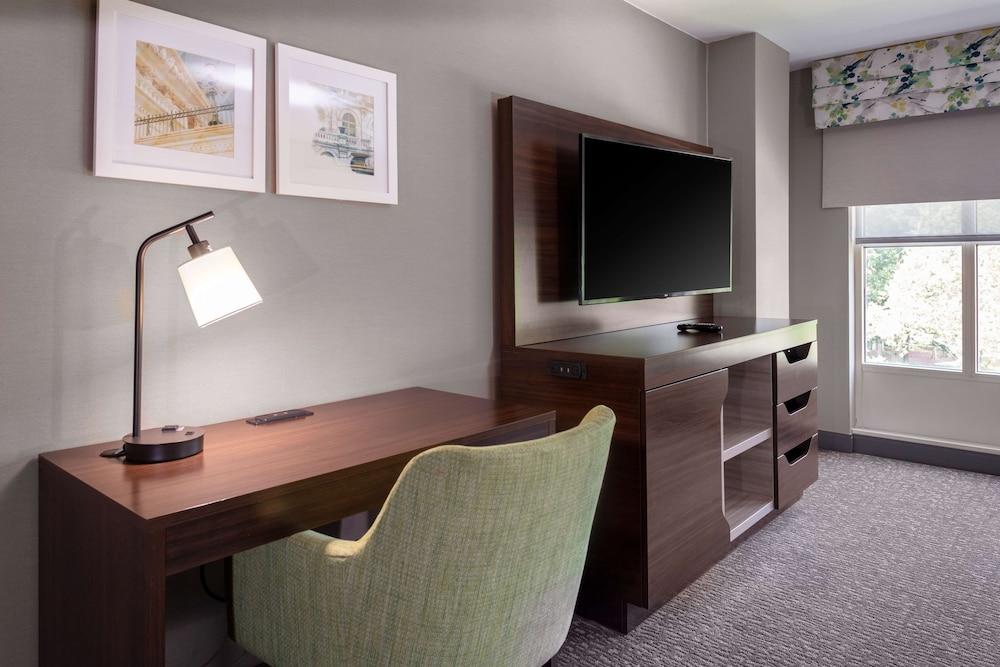 Hampton Inn & Suites Arlington Crystal City DCA photo 36