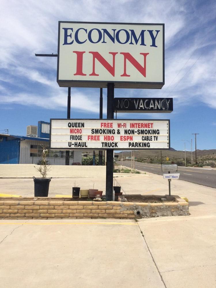 Economy Inn photo 11