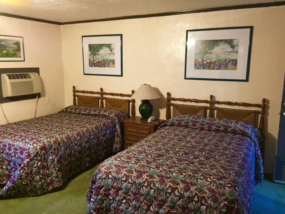 Cadillac Motel Fanning Springs photo 18