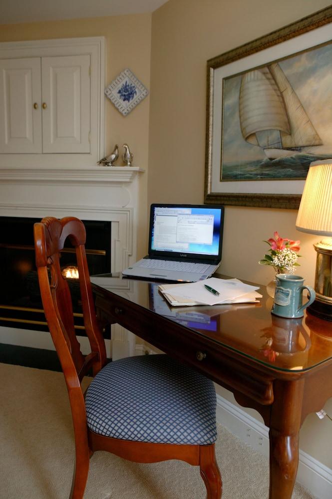 Lambertville House photo 9