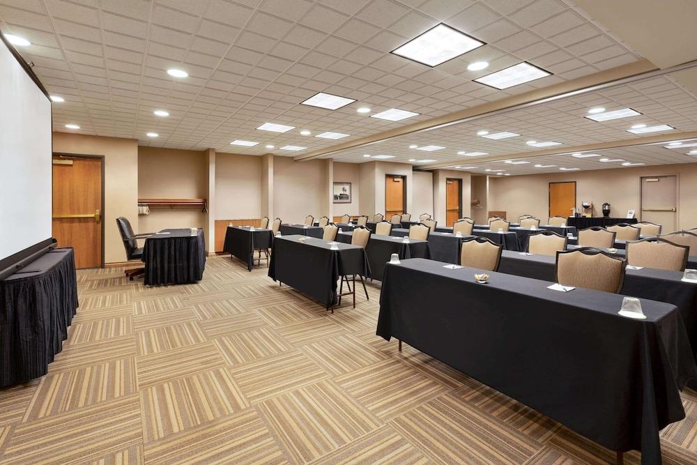 Wingate by Wyndham Greenwood Village/Denver Tech photo 31